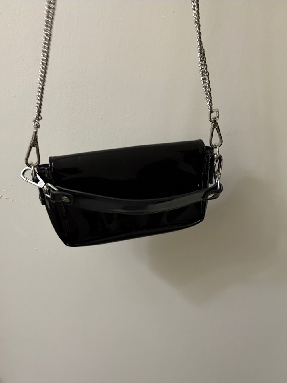 Steve Madden Black Patent Crossbody with Silver Chain - Picture 5 of 7